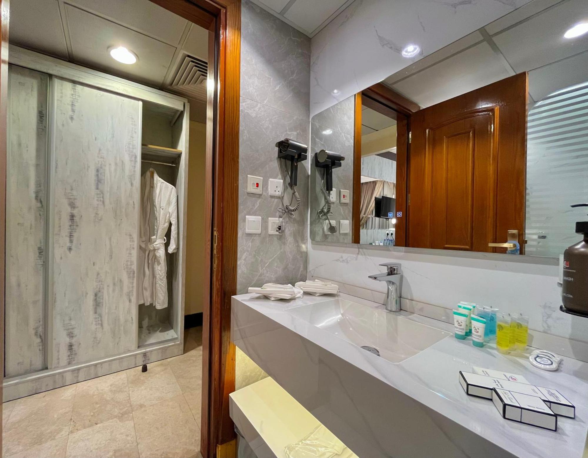 Zowar International Hotel Médine Extérieur photo