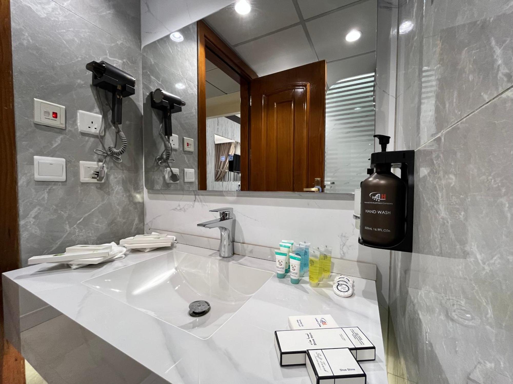 Zowar International Hotel Médine Extérieur photo